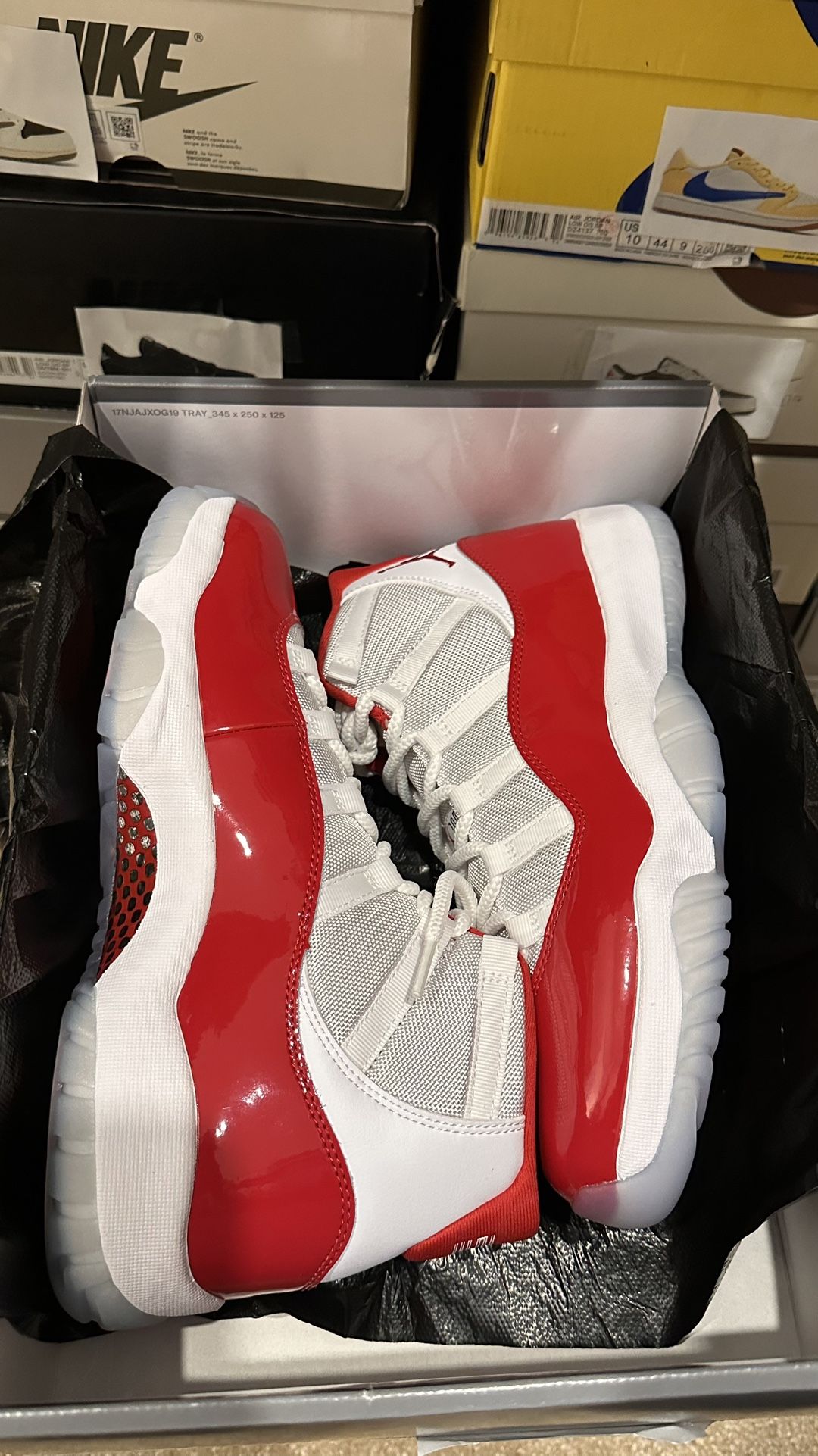 Jordan 11 Cherry Sz 10