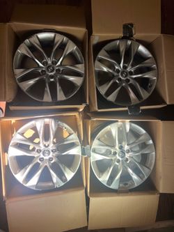 Hyundai genesis 2.0 T R-spec wheels