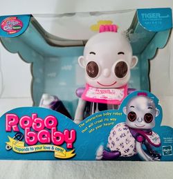 COLLECTOR  Robo Baby Interactive Child 2001 by Tiger Electronics/Hasbro NIB
