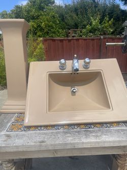 Bathroom Pedestal Sink