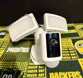 Feit Electric SEC3000 WIFI Outdoor LED Smart Security Camera. 