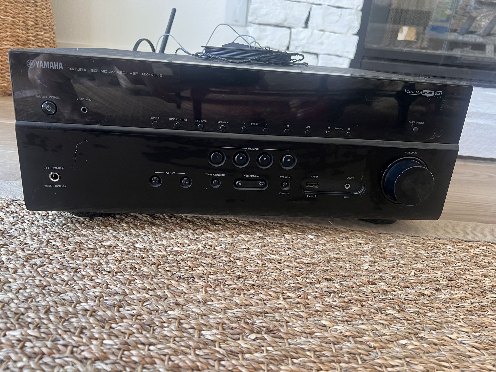 Yamaha RX v685 AV Receiver 