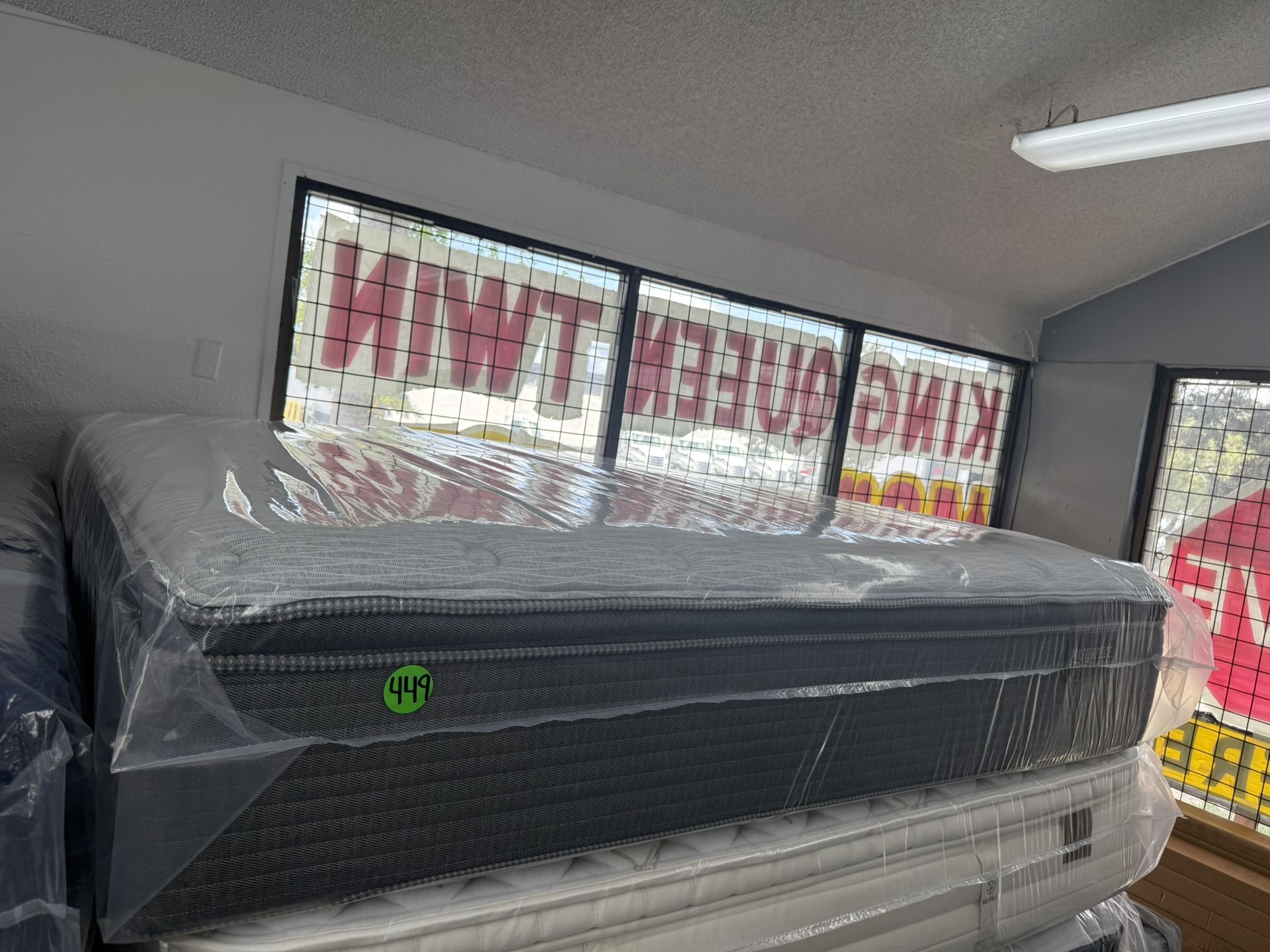 KING SIZE PILLOW TOP MATTRESS & BOX SPRINGS BED SET