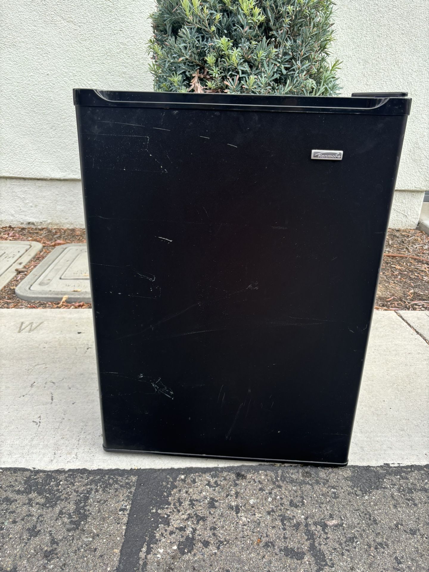 Kenmore Mini Fridge Freezer good condition