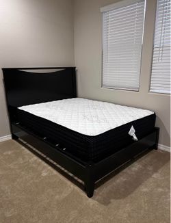 Bedroom set queen sized