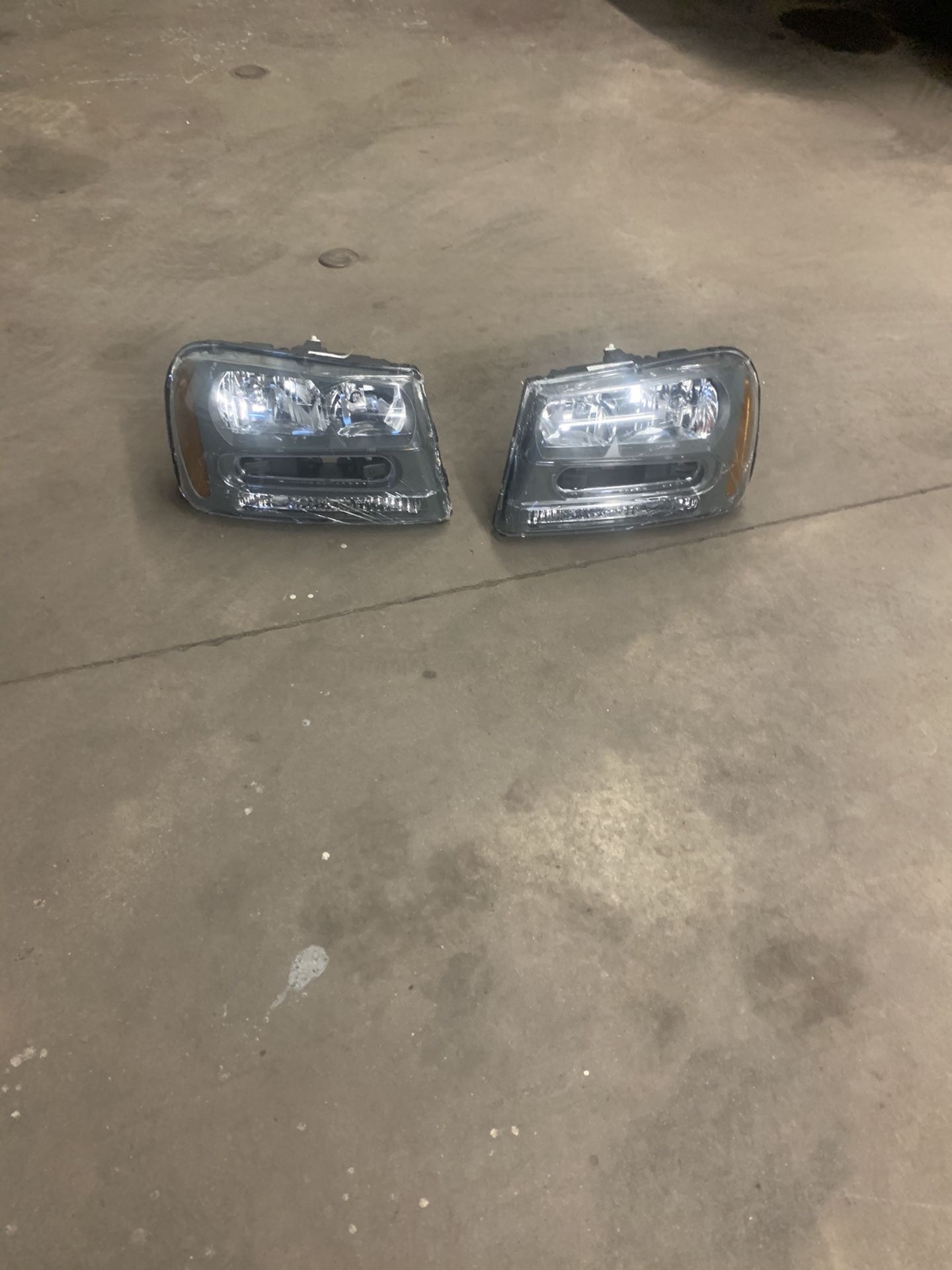 Brand New Headlights for Chevy Trailblazer $80