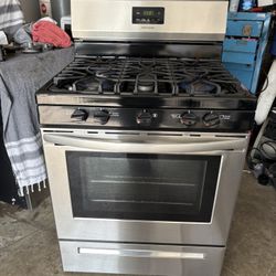 FRIGIDAIRE GALLERY GAS STOVE STAINLESS STEEL 5 BURNERS ESTUFA DE GAS MUY BUENA 