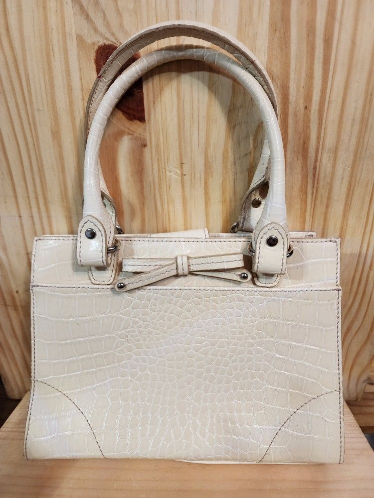 Liz Claiborne Woman’s cream Leather Purse Handbag Shoulder Bag