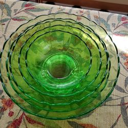 Vintage/MCM Anchor Hocking Scalloped Green Glass Nesting Bowls By Anchor Hocking