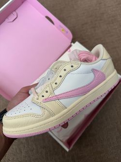 Travis Scott Jordan 1 Low - Shy Pink 3PS