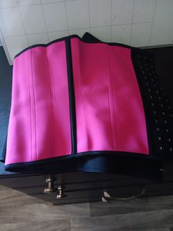 Medium size pink waist trainer