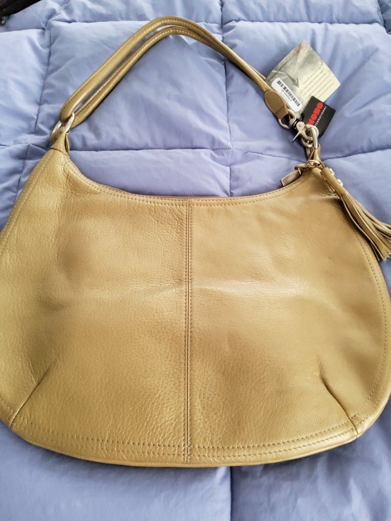 HOBO INTERNATIONAL GOLD LEATHER PURSE / NWT