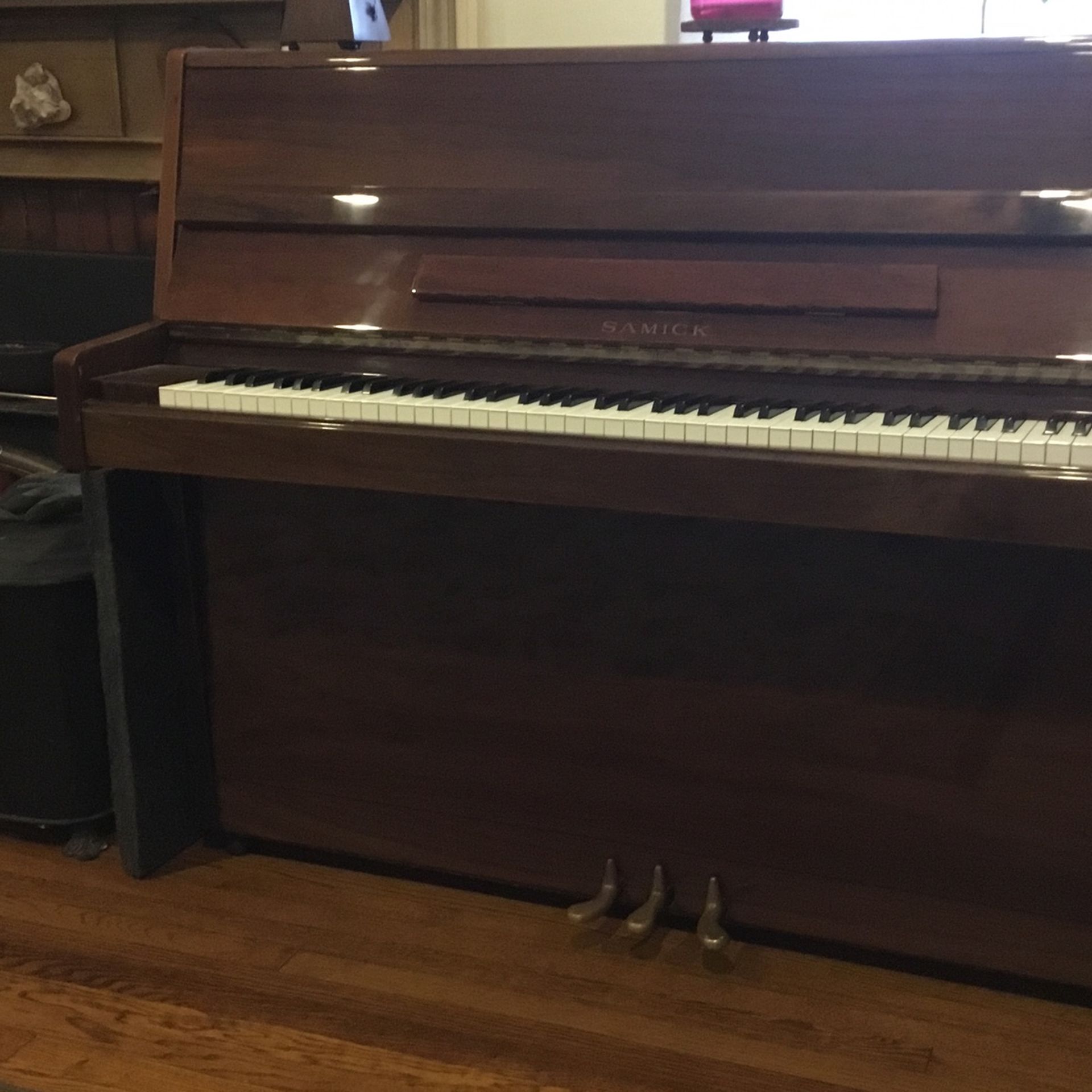 Samick Piano.