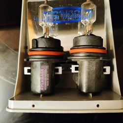 HALLOGEN AUTO HEADLIGHTS: Sylvania Xtra Vision