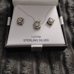 1 CTTW STERLING SILVER EARRINGS AND NECKLACE 