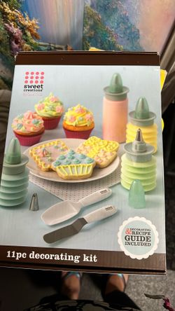 CAKE CUPCAKE COOKIE DECORATING KIT