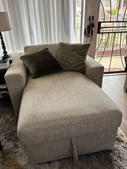 Chaise Lounge