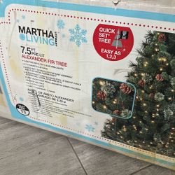 Free 7.5ft Christmas Tree