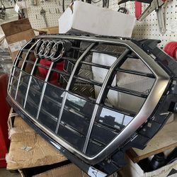 Audi Q5 Grille