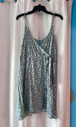 Women’s Strap Top - Size Large