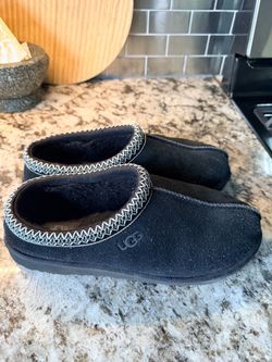Men’s Uggs size 10