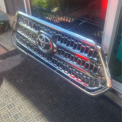 2017 OEM Toyota Tacoma front Grill CHROME