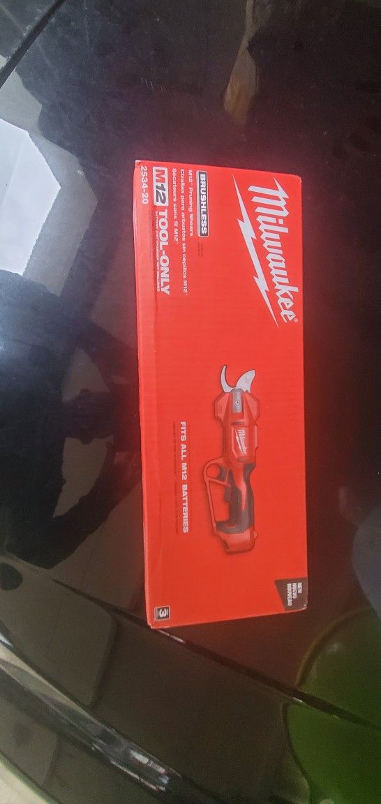 M12 12V Cordless Brushless Pruner Shears