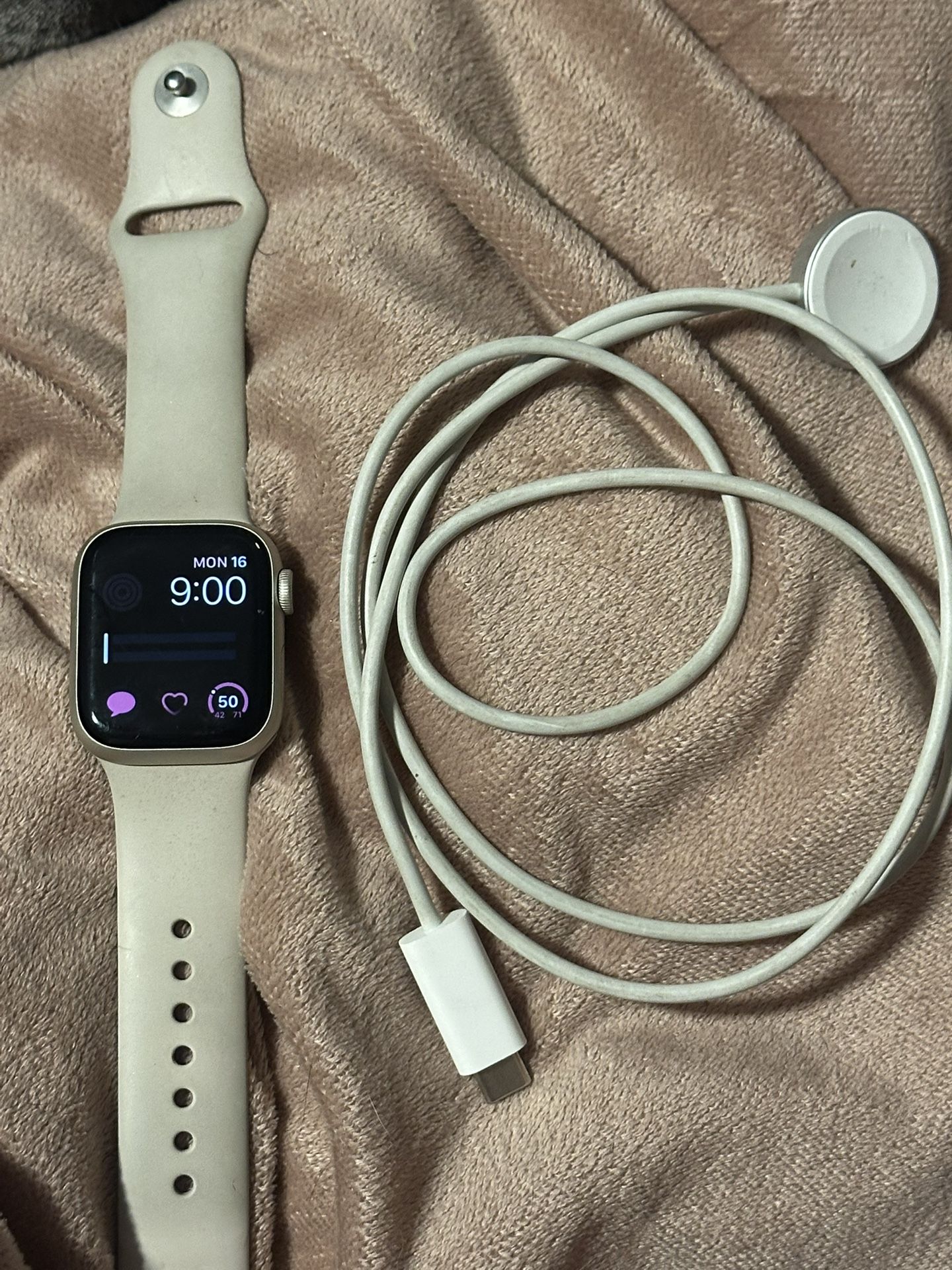 Apple Watch Series 8 - 41mm W/Cellular
