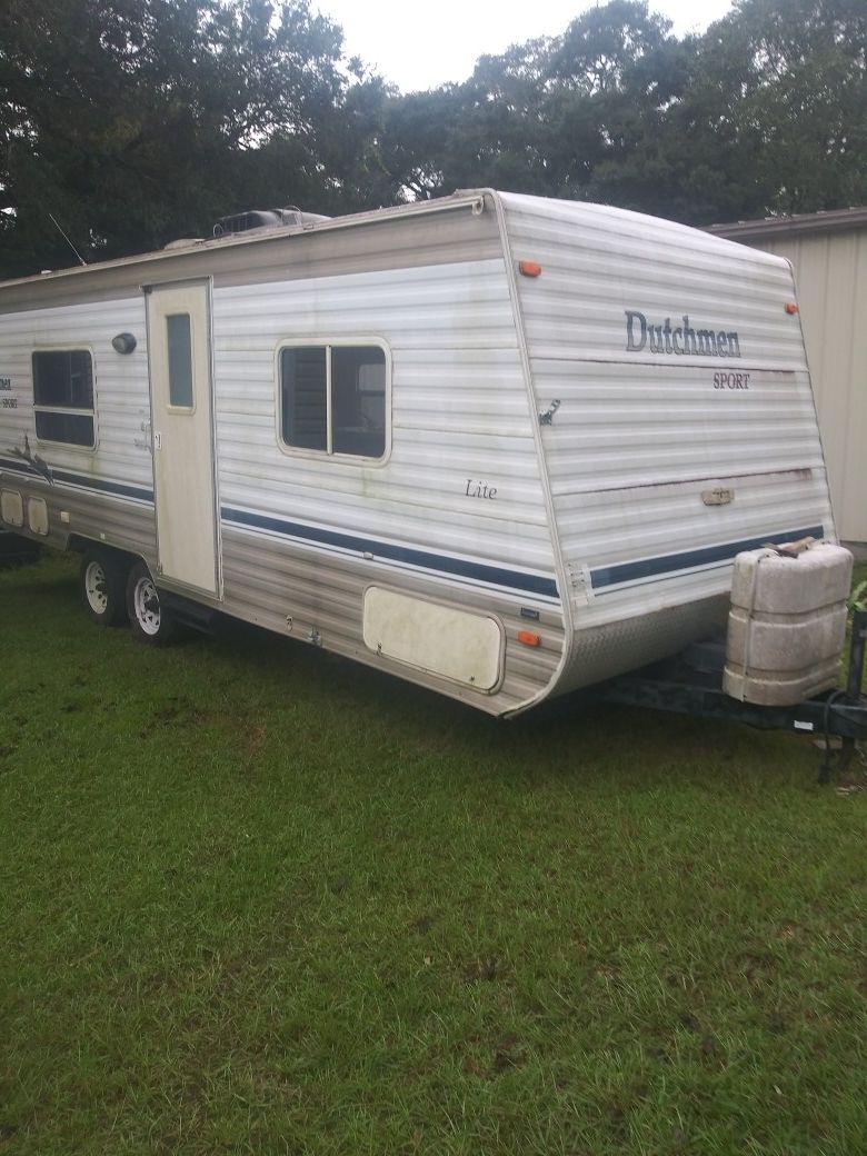 2004 Dutchman lite. 27.5 ft. Read description fully