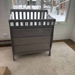Dresser/Changing table