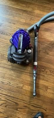Dyson DC23 Turbinehead Bagless Root Cyclone Retractable Cord Canister Vacuum with attachments