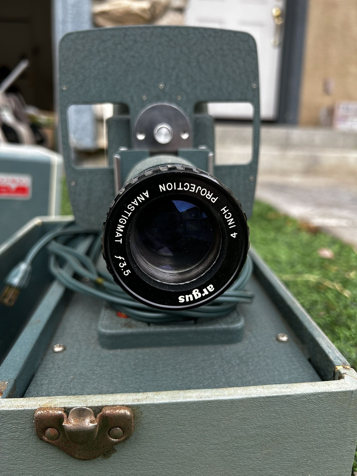 Vintage Argus 300 Automatic 35mm Slide Projector with Original Case - Working