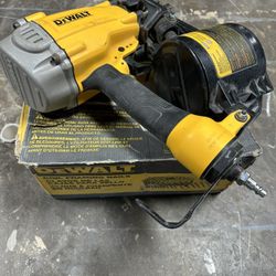 Dewalt Coil Framing Nail Gun Plus Box Of Nails