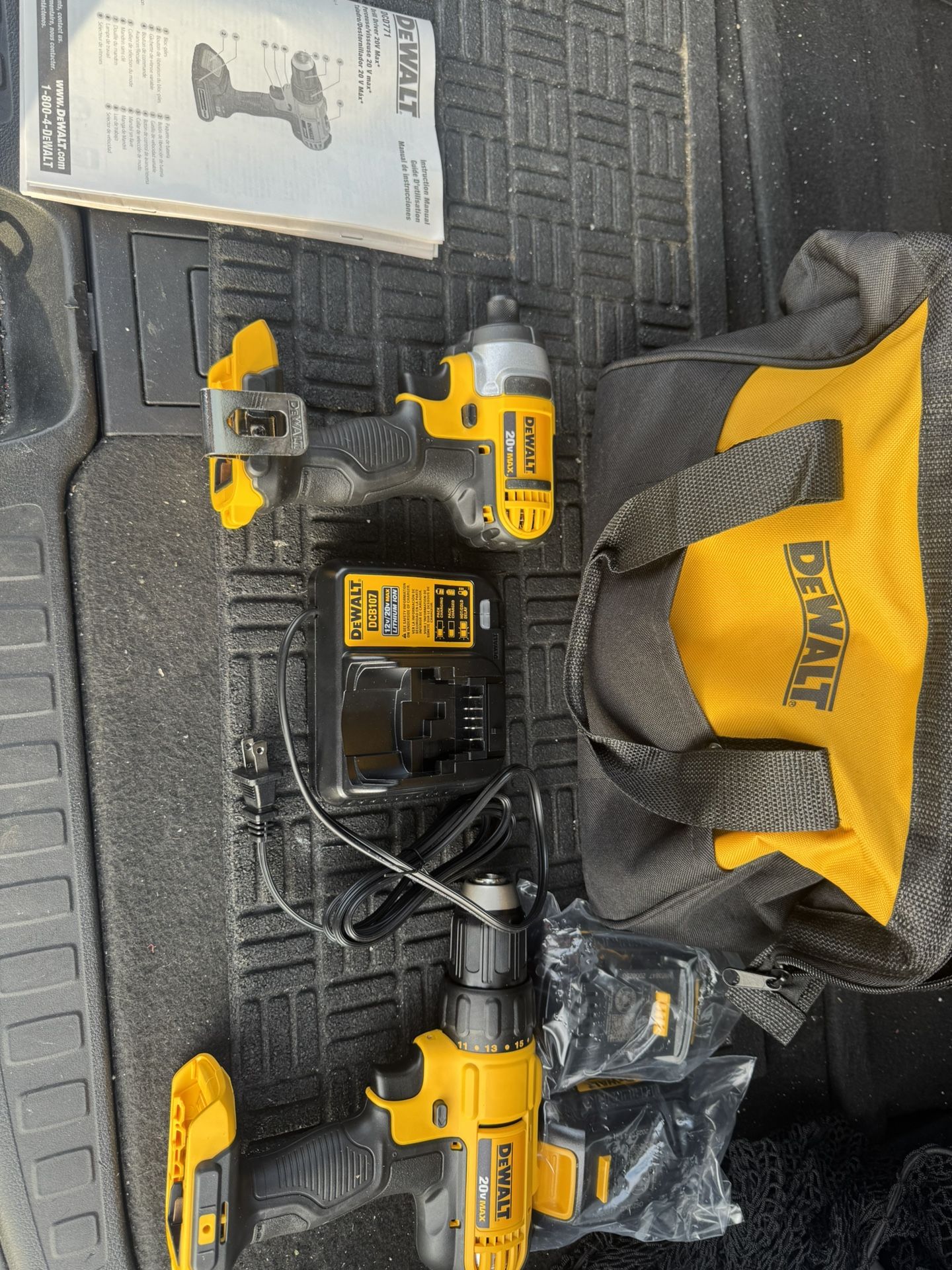 New Dewalt Drill Set