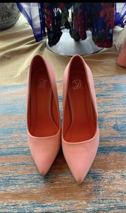 Pink shoes heels