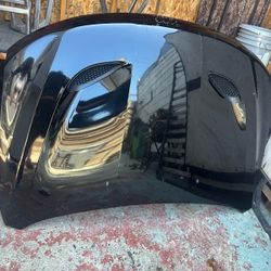 Srt Hood 