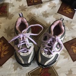 Girls Danskin sneakers size 7 like new