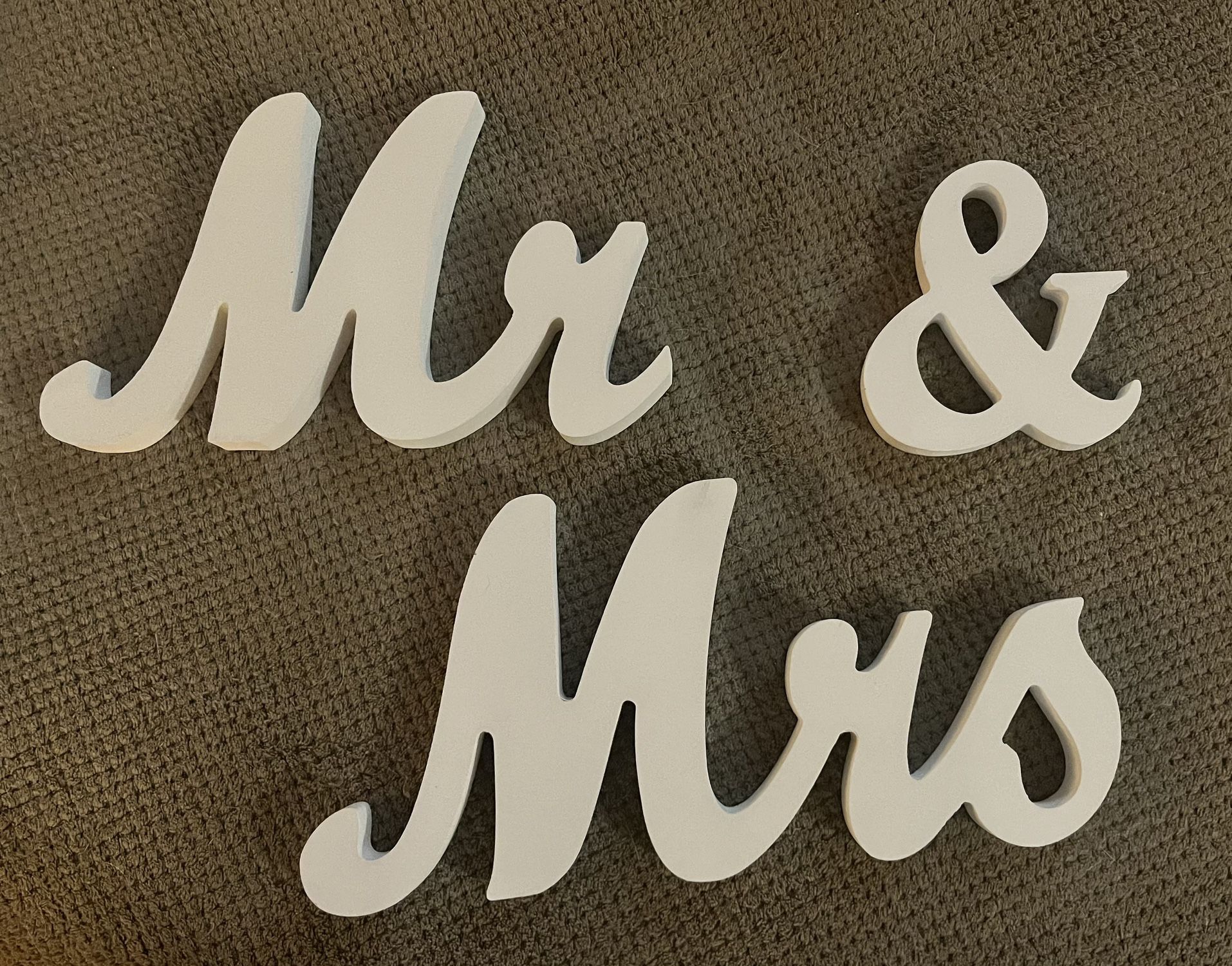 “Mr & Mrs” Table Sign