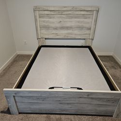 Ashley Adjustable Queen Bed (Base & Frame)