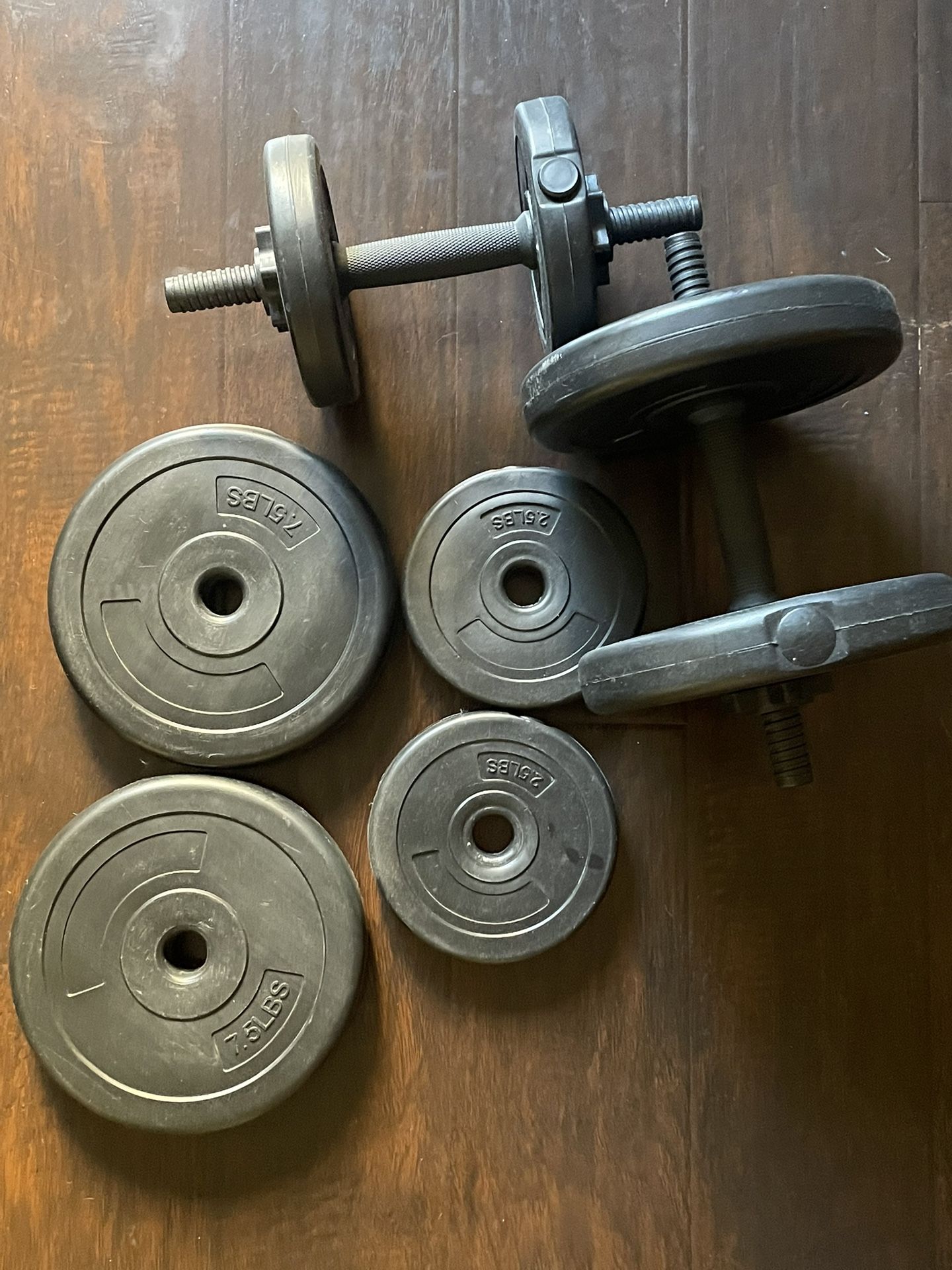 Adjustable dumbbells