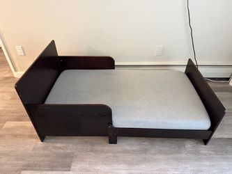 Toddler Bed Frame with Mattress