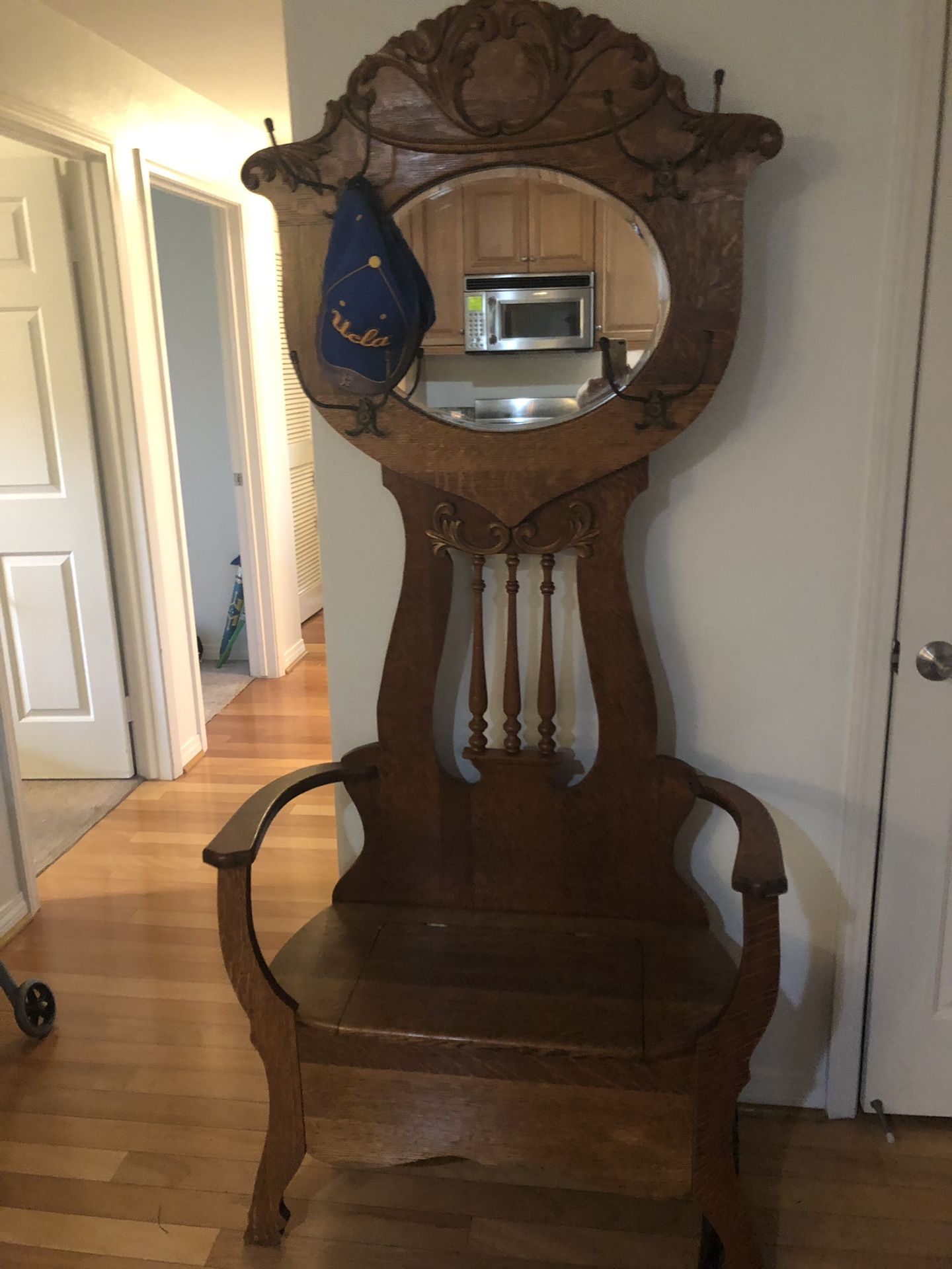 UNIQUE OAK COAT RACK