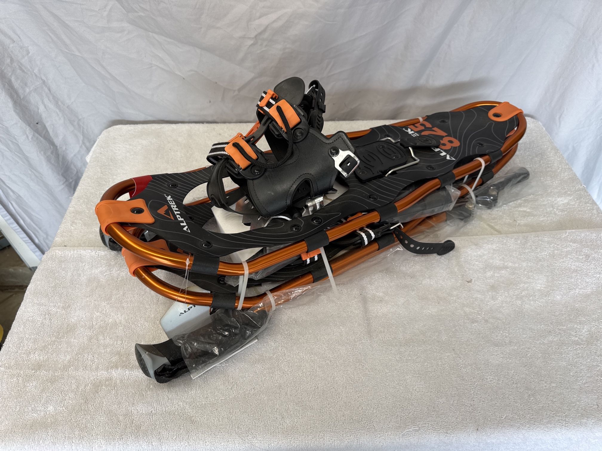 New ALPTREK 25” Snowshoes with Poles – Never Used