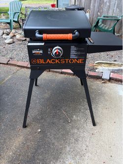Blackstone griddle with stand and carrying