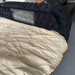 Tufted Bed Frames only Available @ FURNITURE LOVE 💕 Same Day Delivery 🚚 