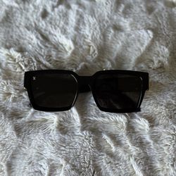 Millionaires sunglasses evoke eyewear worn in Al Capone's Chicago, an old stomping ground of Artistic Director Virgil Abloh. This pair features a deep
