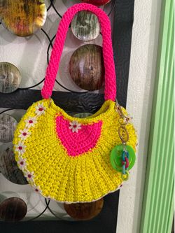 Bolso a crochet hecho a mano