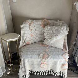 Free Accent Chair + Throw Blanket & Cushion