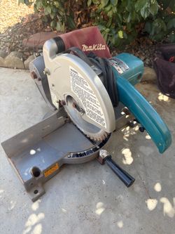 Makita 10 inch chop miter saw model LS1020 without guard.