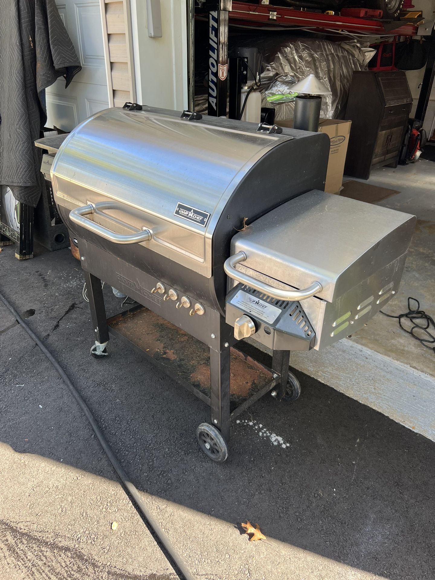 Woodwind Camp Chef WIFI 36 with Sear Box